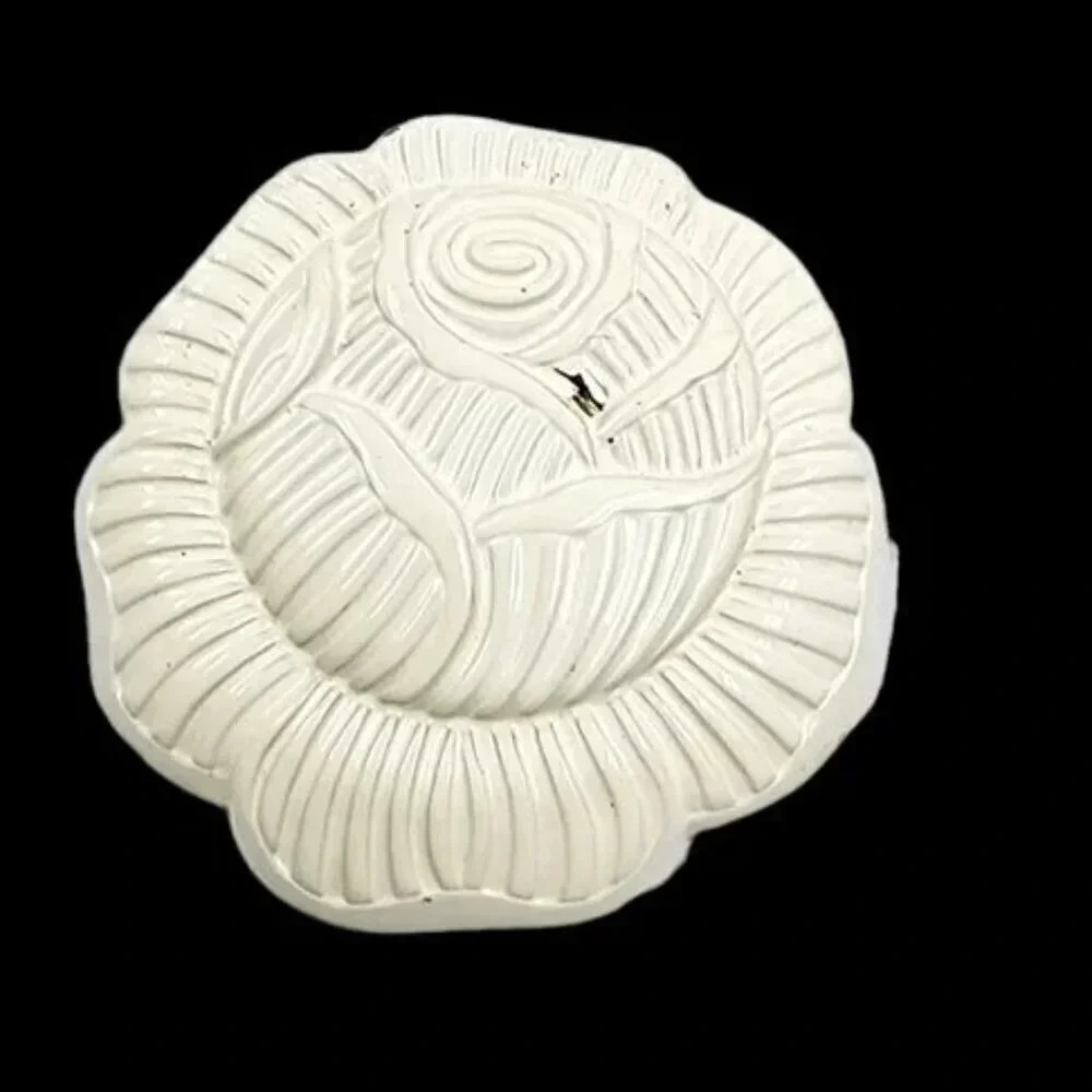 Vintage Hard-Carved Womens White Floral Brooch Pin